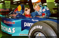 Petronas_1.jpg (38919 Byte)
